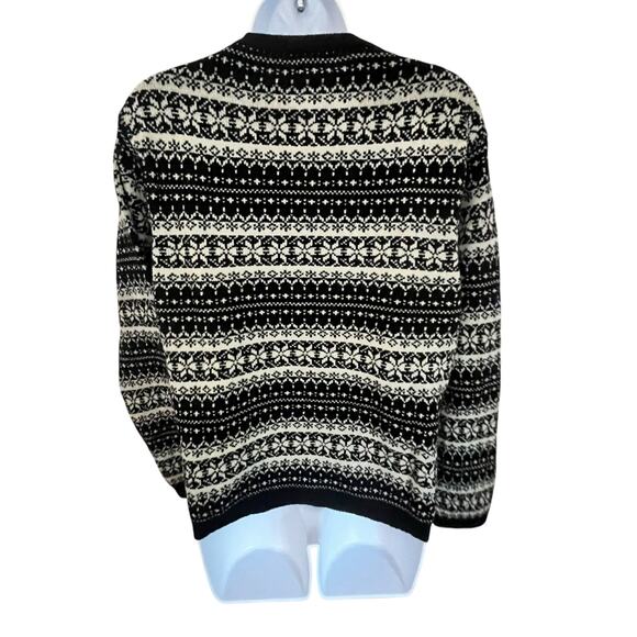 NWT St. John’s Bay Washable Lambswool V-Neck Sweater – Size L - Picture 4 of 5